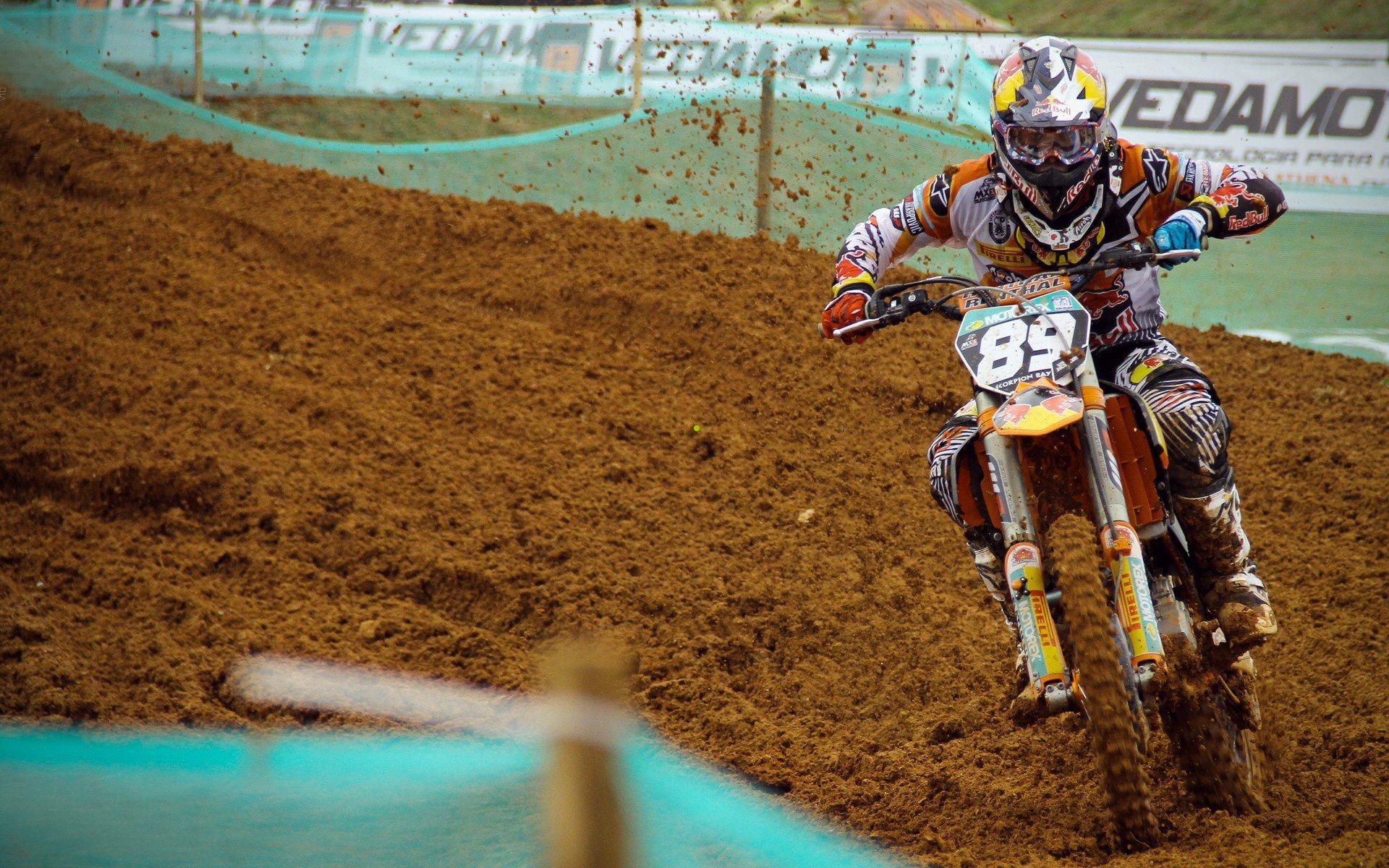 东契奇驾500万美元限量布加迪亮相赛场，奢华座驾引燃对战旧主焦点战